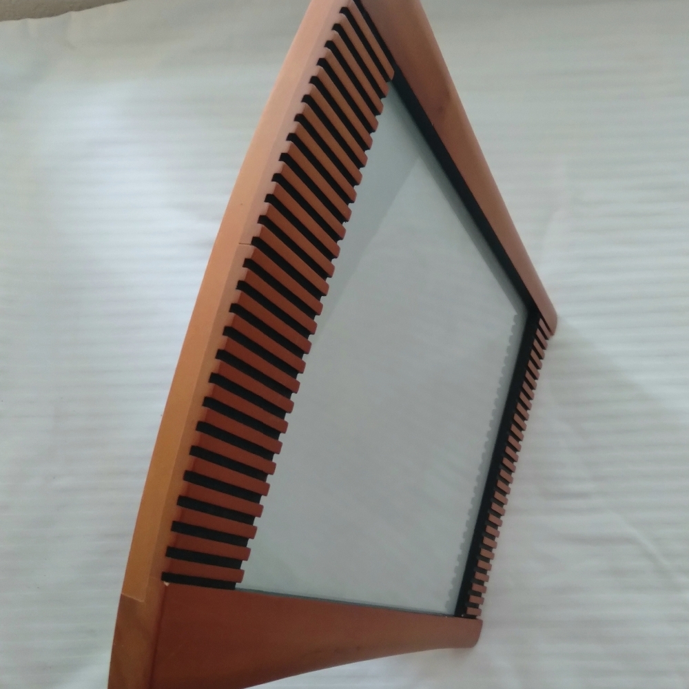 Wooden Trapezoid-Shaped Photo Frame - Picture 6 of 8